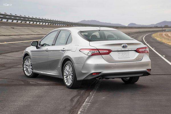 Toyota-Camry-2018-7